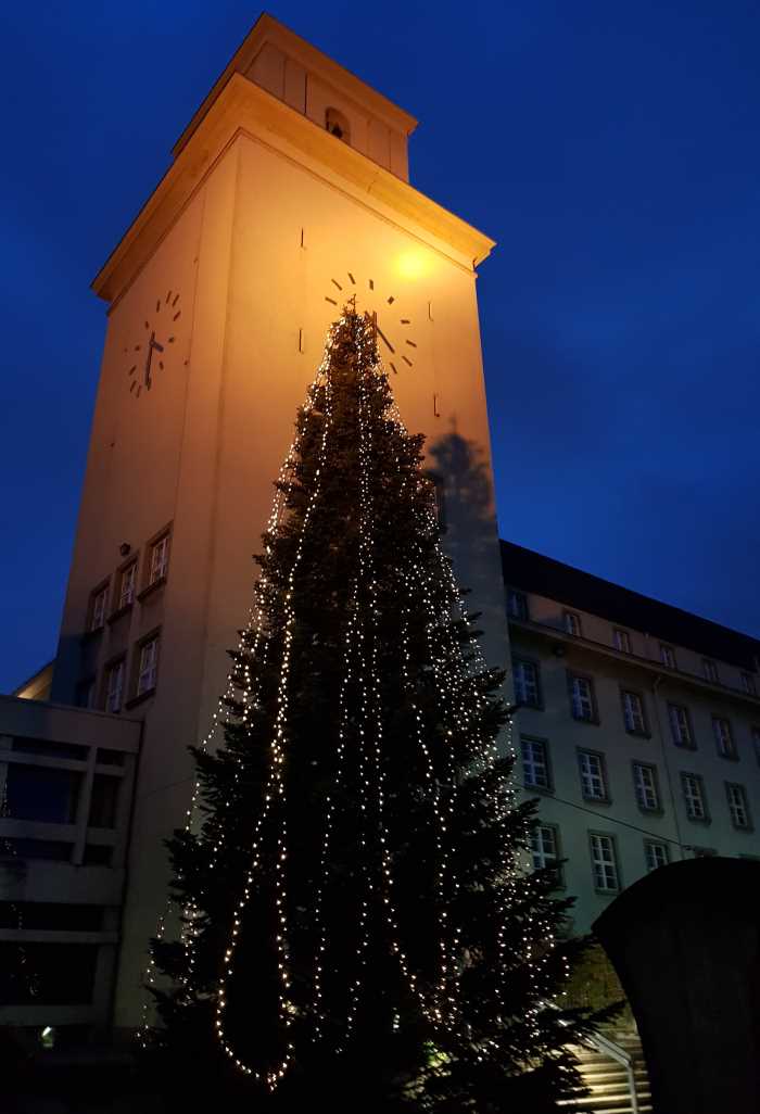 Weihnachtsbaum Rathaus Tempelhof Volkspark Lichtenrade 2017 MOSER